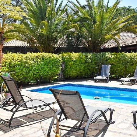Kamaku Guesthouse Cc Otjiwarongo Kültér fotó