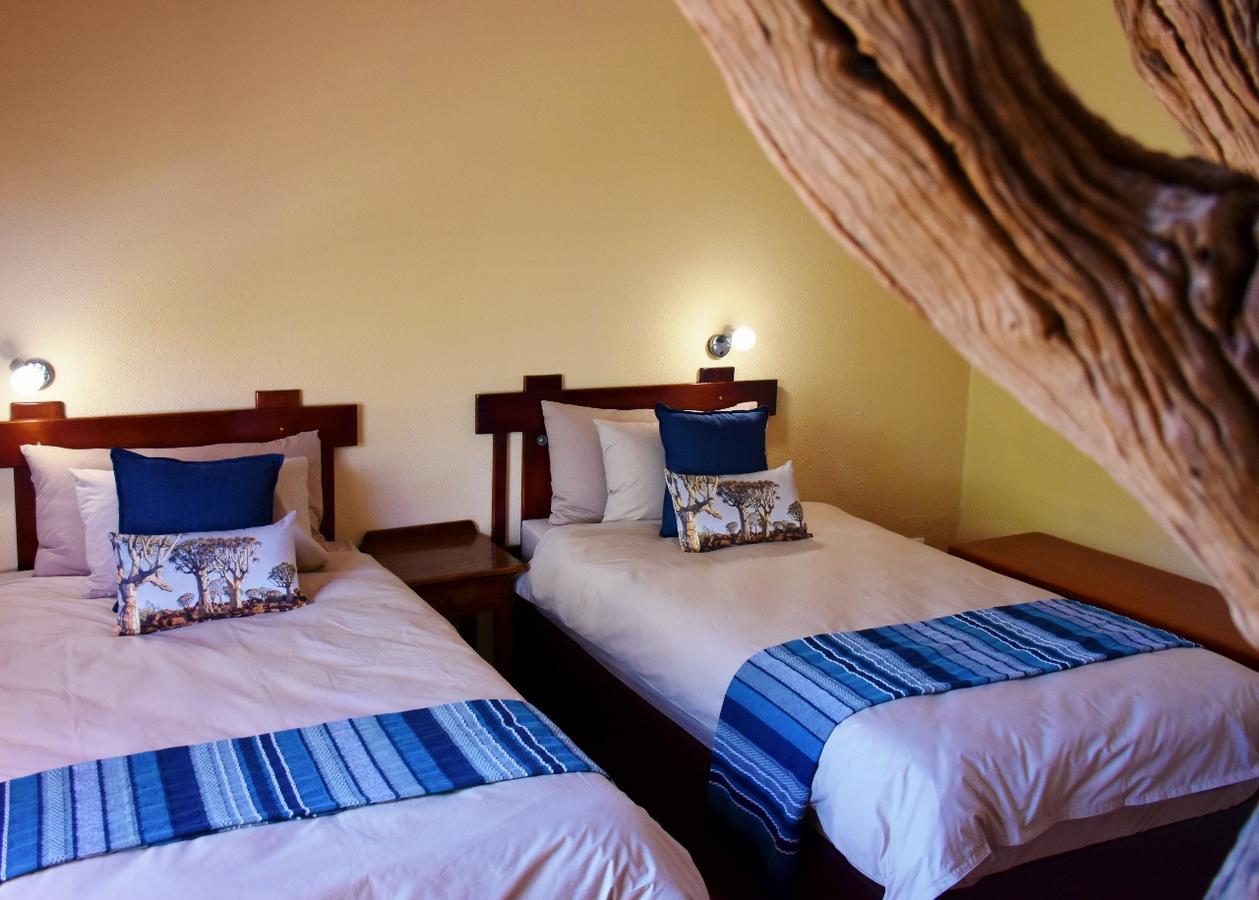 Kamaku Guesthouse Cc Otjiwarongo Kültér fotó
