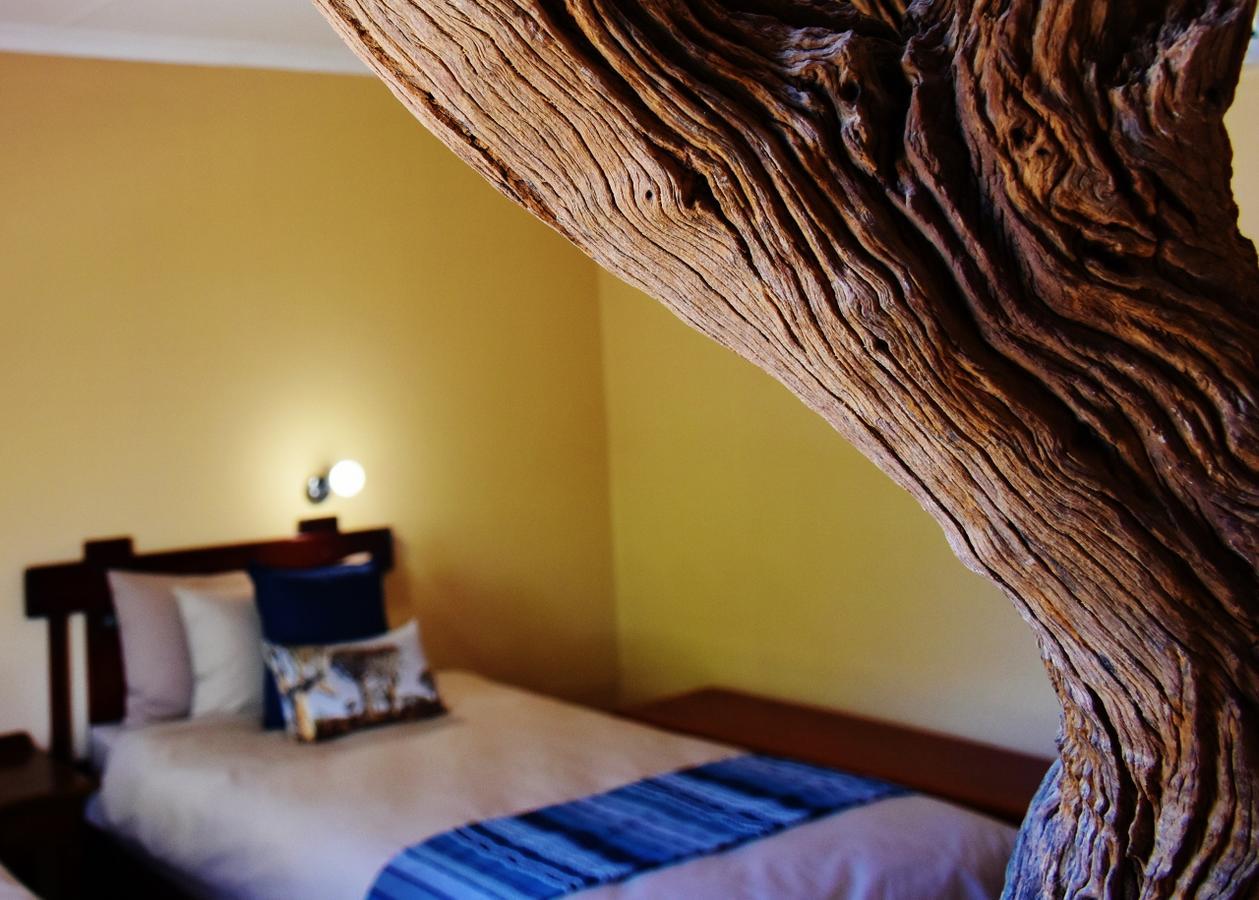 Kamaku Guesthouse Cc Otjiwarongo Kültér fotó