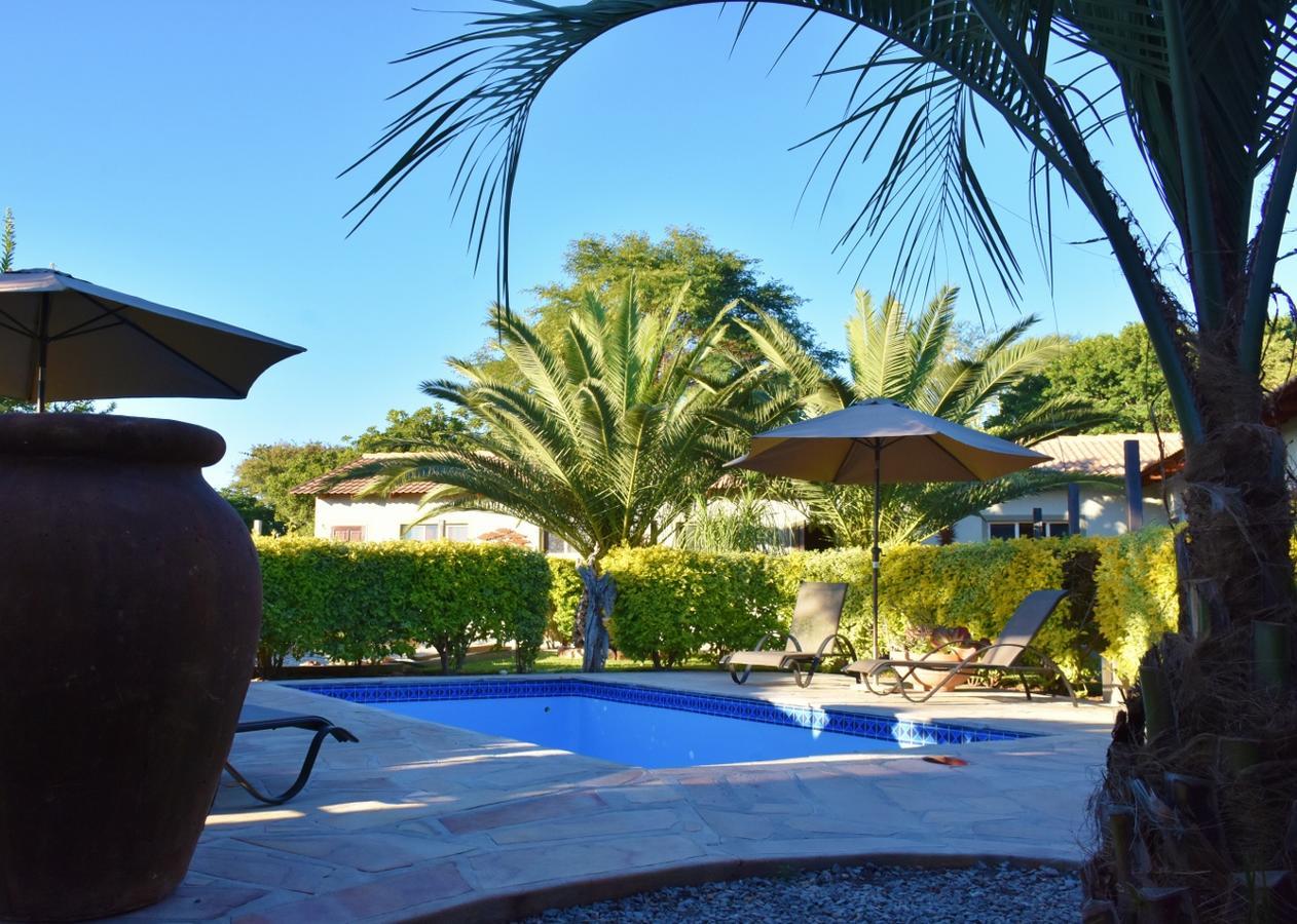 Kamaku Guesthouse Cc Otjiwarongo Kültér fotó