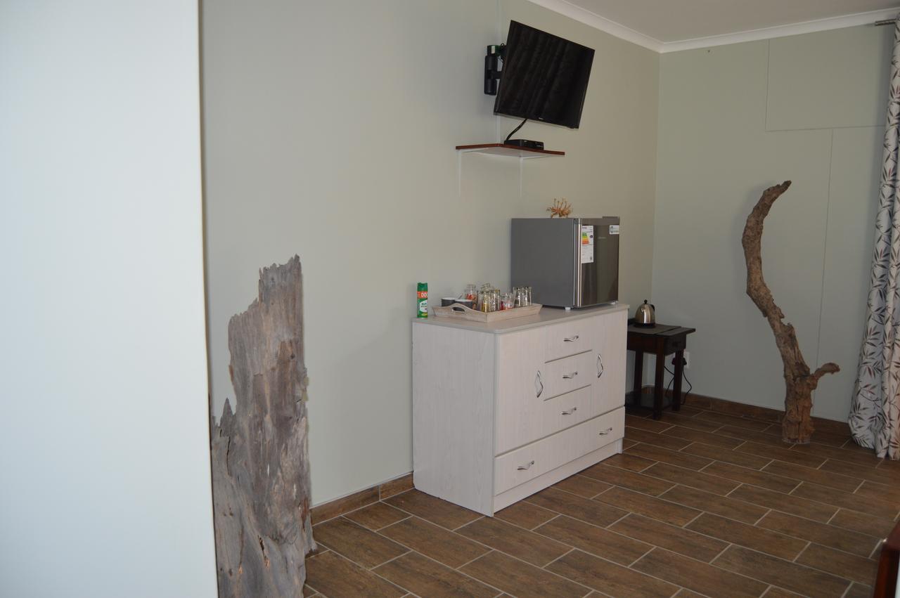 Kamaku Guesthouse Cc Otjiwarongo Kültér fotó