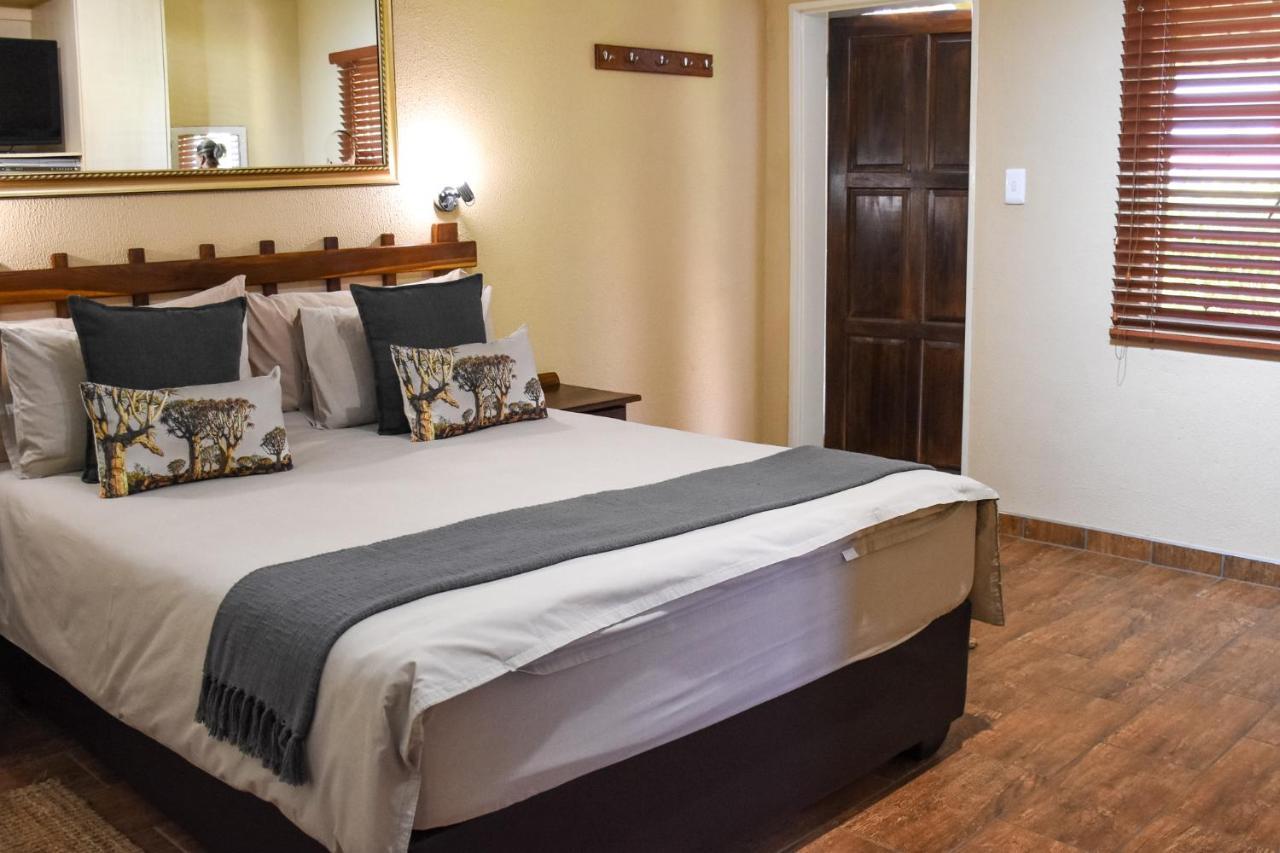 Kamaku Guesthouse Cc Otjiwarongo Kültér fotó